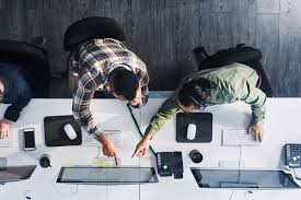 Deskside Support vs. Local Helpdesk: Why Hands-On IT Wins
