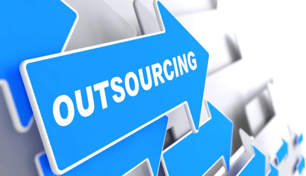 Outsourcing IT vs. In-House IT: Pros and Cons for Modern Businesses